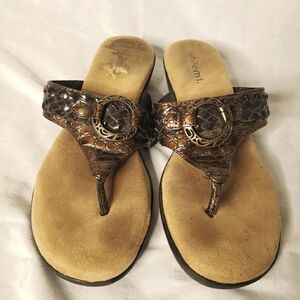 White Mountain Mt. Bentley Brown Faux Alligator Cushioned Thong Sandals - Size 8